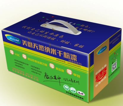 耐水膩?zhàn)臃?/></p><p>　　耐水膩?zhàn)臃郏退畨σr）是膩?zhàn)拥囊环N，是漆類施工前，對(duì)施工面進(jìn)行預(yù)處理的一種表面填充材料耐水膩?zhàn)拥膬?yōu)點(diǎn)有很多，但就其標(biāo)準(zhǔn)來講，單單滿足耐水型標(biāo)準(zhǔn)的膩?zhàn)赢a(chǎn)品也是有一些缺點(diǎn)和不足的。施工和打磨較費(fèi)力。因?yàn)槟退佔(zhàn)虞^結(jié)實(shí)，產(chǎn)品膠性大，攪拌和批刮時(shí)要比非耐水膩?zhàn)永щy。耐水膩?zhàn)拥膹?qiáng)度也要比非耐水膩?zhàn)痈撸蚰r(shí)也會(huì)比較費(fèi)力。</p><p>　　產(chǎn)品上墻未干透前有堿性。耐水膩?zhàn)訒?huì)利用灰鈣（主要成分有CaO，生石灰）遇水及二氧化碳的一系列復(fù)雜反應(yīng)使自身的強(qiáng)度提高，這其中會(huì)產(chǎn)生有一定堿性的氫氧化鈣，而且這種堿性一般要持續(xù)5-7天才會(huì)消失。這種堿性如果控制不好，會(huì)令施工者有灼燒得感覺，同時(shí)還可能使面層乳膠漆的色漿分解，導(dǎo)致顏色不均。耐水膩?zhàn)邮┕ず蟊砻婀饣?xì)膩，收光處理后的膩?zhàn)訒?huì)給人滑膩的手感，具備裝飾效果可作為裝飾層。普通膩?zhàn)右蚰退阅懿睿院笤傺b修時(shí)必須連同原來的涂料一并鏟除清理干凈，再重新刮膩?zhàn)印２粌H增加成本造成資源的浪費(fèi)、裝修成本（材料費(fèi)、人工費(fèi)）的提高，鏟除下來的廢棄物，難以再生利用，會(huì)對(duì)環(huán)境造成污染。</p><p>　　耐水膩?zhàn)觿t一勞永逸，經(jīng)過若干年后進(jìn)行二次、三次或更多次裝修時(shí)，不用再鏟下膩?zhàn)訉樱蚰ケ韺印⒕植啃扪a(bǔ)后即可進(jìn)行下一到工序等，省時(shí)省力且又保護(hù)墻體。</p><p>　　普通膩?zhàn)庸瓮瓴荒軌蚴艹保绻坏┦艹保统霈F(xiàn)強(qiáng)度的下降，導(dǎo)致以后的墻面脫落的現(xiàn)象。所以在潮濕的環(huán)境是禁止使用普通膩?zhàn)拥摹Ａ硗馕覀儑?guó)家很多的地區(qū)，現(xiàn)在也有明確的規(guī)定禁止使用普通膩?zhàn)觼磉M(jìn)行批刮。</p><p>　　這是由于：一是普通膩?zhàn)訌?qiáng)度低，容易受潮。另外一個(gè)就是普通膩?zhàn)拥沫h(huán)保性很差，不符合國(guó)家環(huán)保的標(biāo)準(zhǔn)。耐水膩?zhàn)幽退佔(zhàn)樱鋵?shí)是在普通膩?zhàn)拥幕A(chǔ)上，通過摻加一些填料，輔助劑，添加劑等等來提高膩?zhàn)拥囊恍┬阅堋Ｆ渲凶钪饕囊粋€(gè)性能就是耐水性。</p><p>　　因?yàn)槠胀佔(zhàn)釉谟鏊院蟮膹?qiáng)度有可能就變?yōu)榱恪?/p><p>　　而耐水膩?zhàn)佑鏊院蟮膹?qiáng)度，還是可以保持在0.25 M帕以上的，所以它的耐水強(qiáng)度上是很高的。</p><p>　　此外就是耐水膩?zhàn)樱瑥沫h(huán)保性的角度上來說。耐水膩?zhàn)拥暮芏嘀笜?biāo)都是符合我們國(guó)家環(huán)境保護(hù)標(biāo)準(zhǔn)要求的。所以它也是目前被廣泛使用的一種室內(nèi)裝飾面層材料。</p><p>　　如何區(qū)分普通膩?zhàn)雍湍退佔(zhàn)游覀兪紫瓤梢钥催@個(gè)膩?zhàn)拥陌b。如果膩?zhàn)拥陌b上面寫著一個(gè)字母Y，這就代表的就是一般型膩?zhàn)樱簿褪瞧胀佔(zhàn)印Ｈ绻佔(zhàn)拥陌b上寫了字母N，這就代表了是耐水膩?zhàn)印５诙c(diǎn)我可我們可以看膩?zhàn)庸瓮旰蟮膲γ娴囊恍┍憩F(xiàn)。</p><p>　　普通的膩?zhàn)庸瓮暌院螅覀冇檬秩ッ蜁?huì)出現(xiàn)掉粉，手上都是白色的膩?zhàn)臃邸?/p><p>　　而耐水膩?zhàn)庸瓮暌院笪覀冇檬秩ッ粫?huì)出現(xiàn)掉粉，跟乳膠漆的墻面感覺是差不多的。室內(nèi)是不是必須使用耐水膩?zhàn)右驗(yàn)槭覂?nèi)使用的膩?zhàn)樱瑖?guó)家沒有明確的規(guī)定必須使用耐水膩?zhàn)印?/p><p>　　此外還有重要的一點(diǎn)就是防潮性能。我們家里一旦受潮，如果是使用的普通膩?zhàn)樱陀锌赡艹霈F(xiàn)問題。另外一點(diǎn)就是，普通膩?zhàn)雍湍退佔(zhàn)拥膬r(jià)錢相差不是很多。</p><p style=